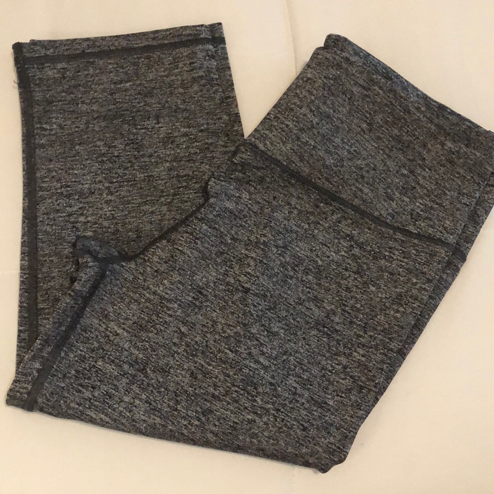 Victoria’s Secret Crop Leggings